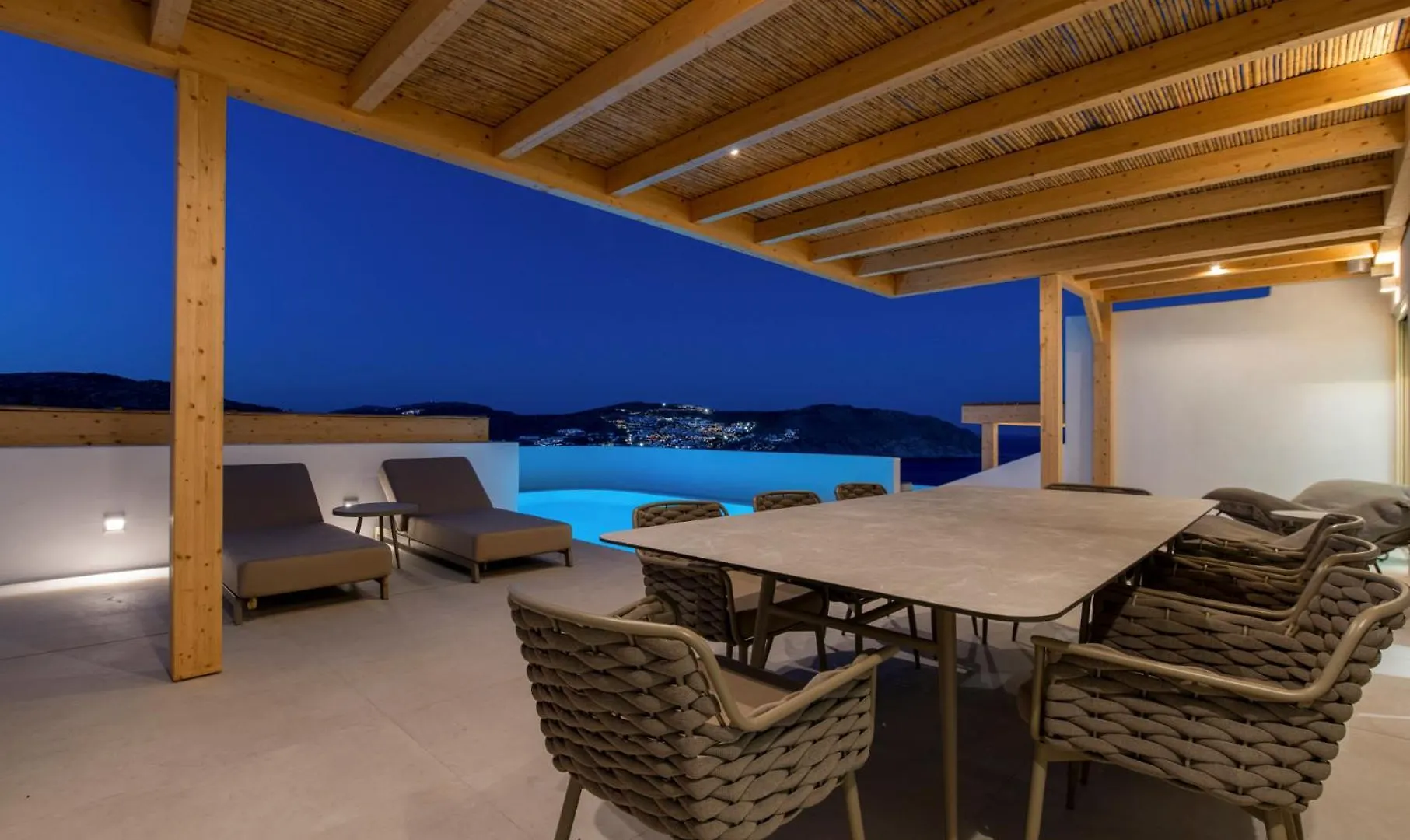 Villa Vibe C - Hot Tub - Mg Villas Mykonos Town 0*,  Yunanistan